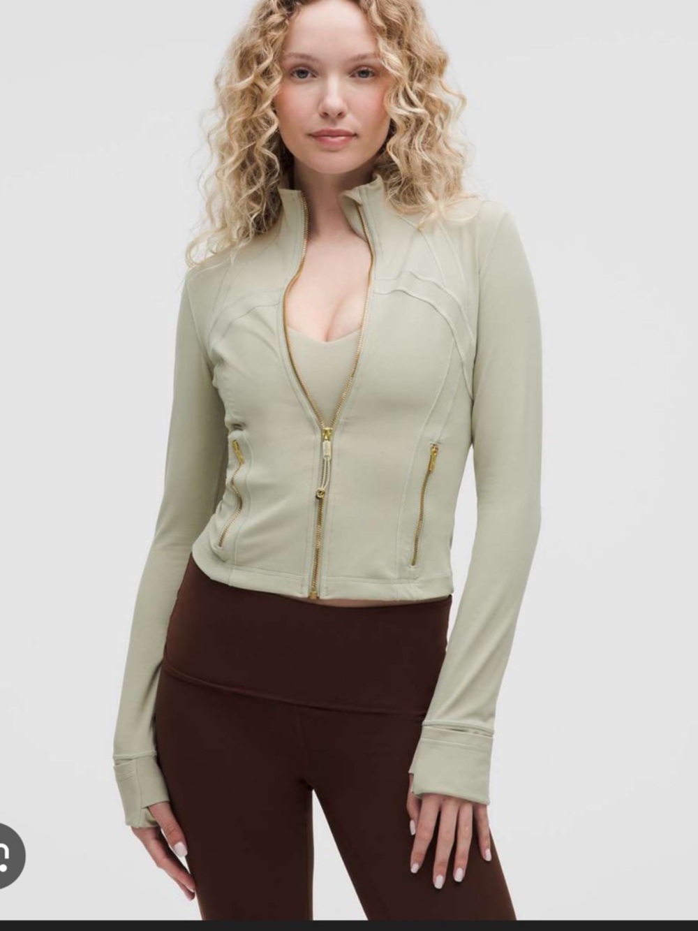 Lululemon Fog Green Gold Define Cropped Jacket

Nulu